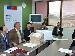 Contralor general de la República y director nacional de Arquitectura participaron en apertura de ofertas técnicas para la construcción de Contraloría de Magallanes