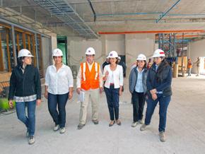 Ministra Loreto Silva compartió con trabajadoras del edificio Moneda Bicentenario que tiene 35% de avance