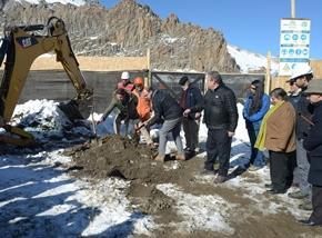 Ministro Undurraga da el vamos a la construcción de tres nuevos campamentos invernales en la cordillera