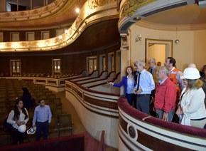 Ministro Fontaine inspecciona trabajos de restauración del Teatro Municipal de Iquique